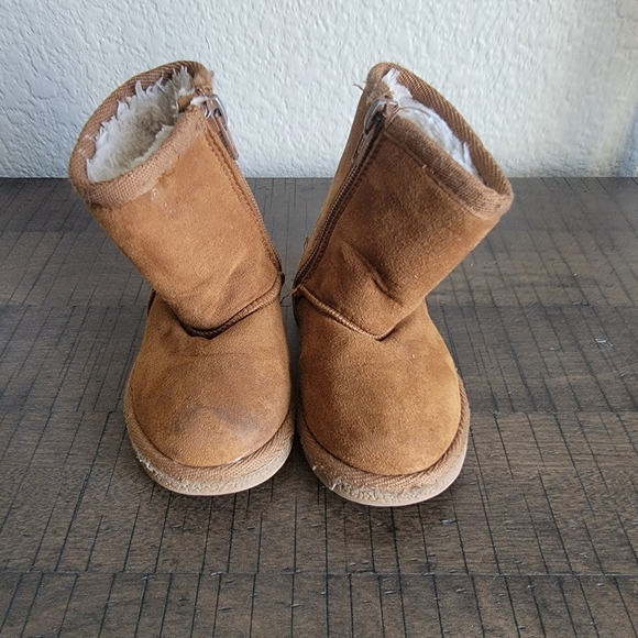 Nordstrom Rack toddler boots - Picture 3 of 5
